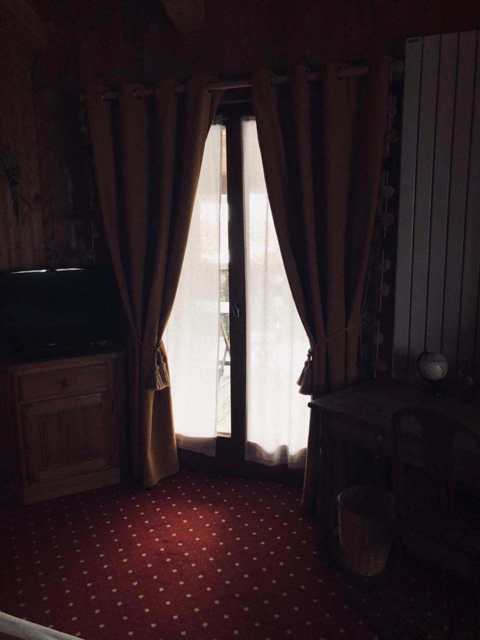 ホテル Le Coin Savoyard コンブルー エクステリア 写真
